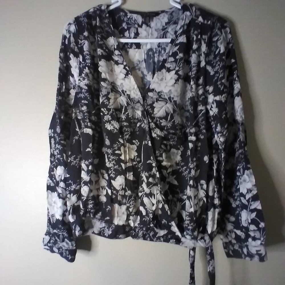 Lucky Brand Floral 3/4 Sleeve Wrap Blouse Side Tie small 🦋